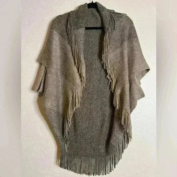 Khaki Batwing Cape Shawl With Tassel Scarf, Versatile Open-Front Outwear Poncho - Picture 2 of 2